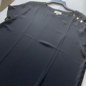 Ladies top, black, size large. Never worn.